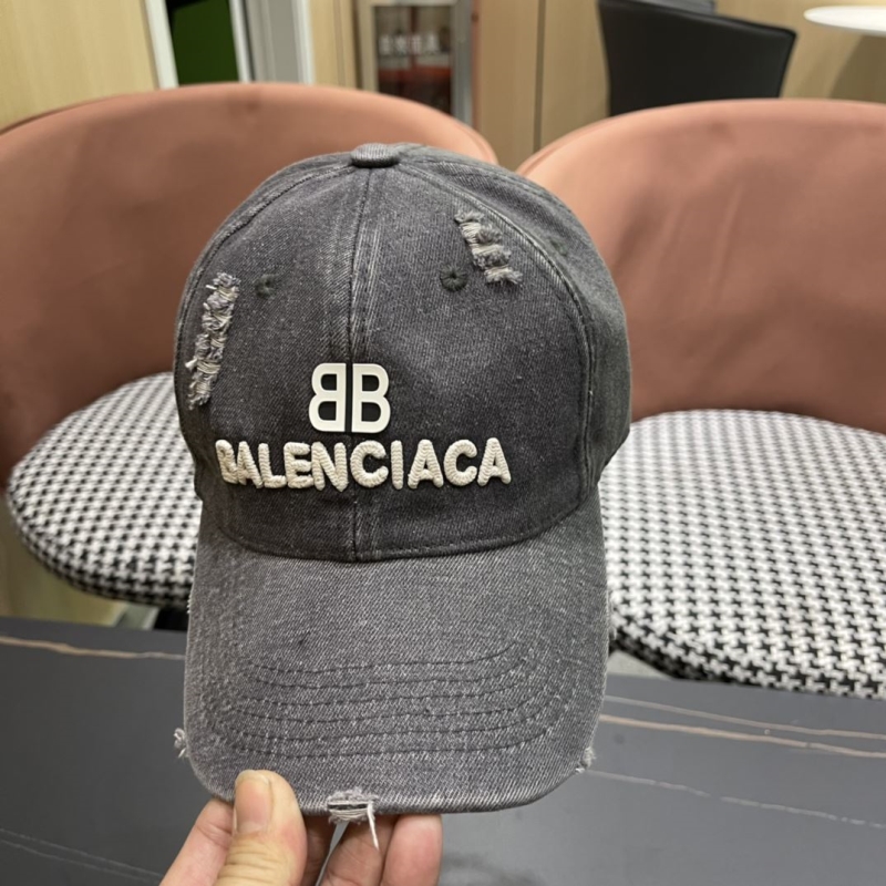 BALENCIAGA